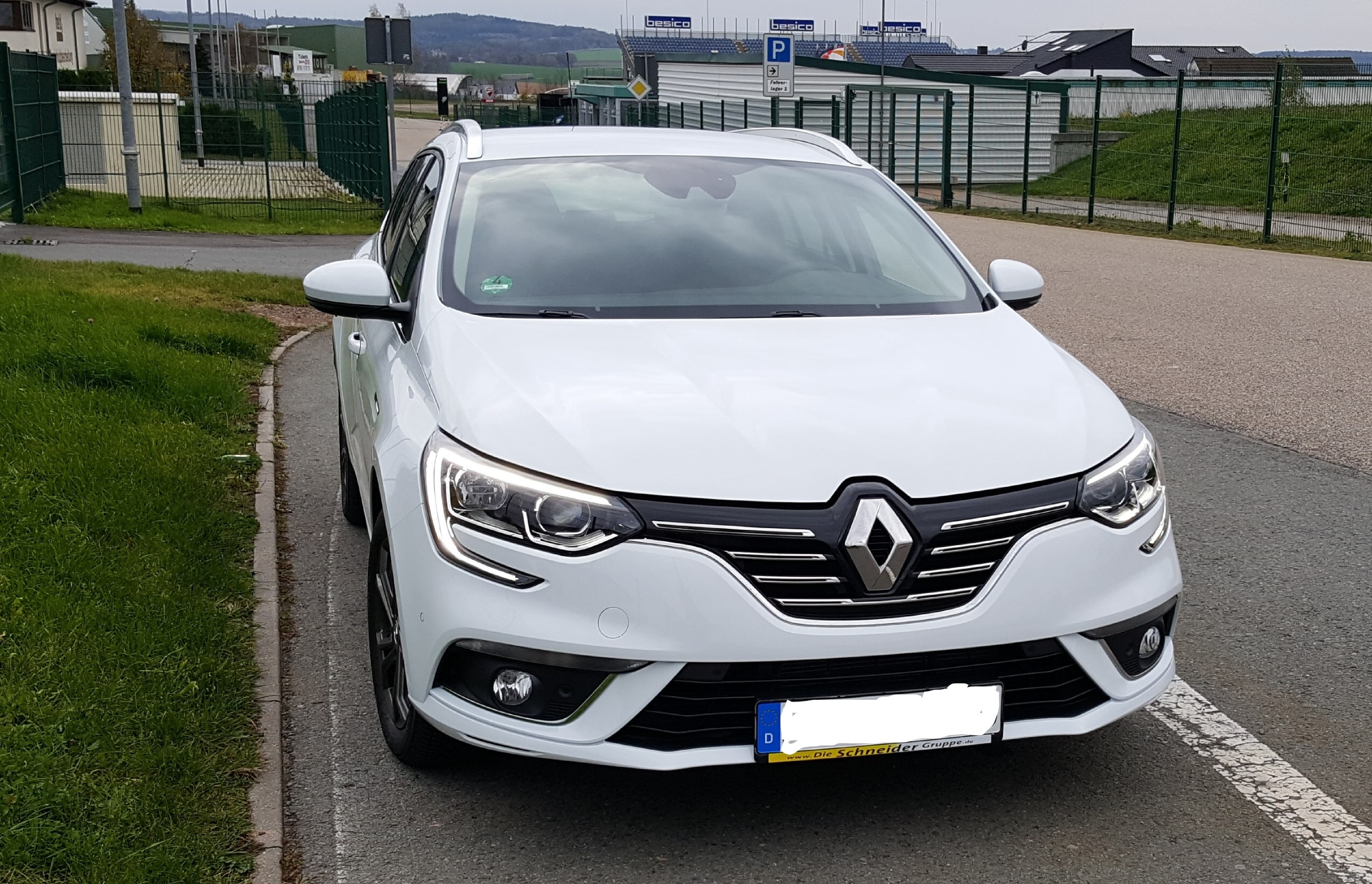 Bilder und Videos aus der Kategorie „Megane 4 - Grandtour“ - Seite 16 - Renault  Megane 4 Forum